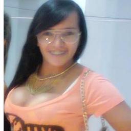 sou uma pessoa simpatica, extrovertida e q gosta d fazer amizades... sou dançarina do forro da pegacao.... Apaixonada por danca...