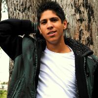 BrunoMGuimaraes's profile picture. Bom Oo Twitter e modaa néé , entãoo como diz oo meuu bom amigoo ChapoLin Sigam-me os bons !! HAHA :D