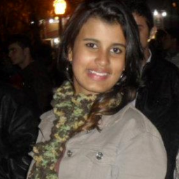 Criticas não me rebaixam, elogios não me iludem, sou o que sou e não o que dizem, amo quem me ama, foda-se quem me odeie;antes de me julgar, tente me superar :)