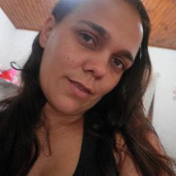 Talvez um dia vc vai se perguntar,onde esta aquela garota q gostava de chorar ? talvez ela n gostasse de chorar mais gostasse de vc!!!