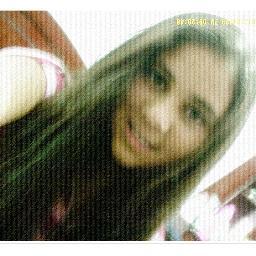Dramática, irritante, carente, louca, irônica, desligada, chata e muito ciumenta. Prazer, eu.  amooooooooo música pq a  música é o remédio remedio da alma