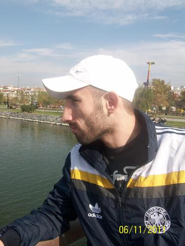 Bazı insanlar sizi sadece yalnızlıkları geçene kadar yanlarında tutarlar.