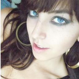 soy carismatica dueña de mi propia virtud!!
no hay mas que hablar
divertida y risueña.