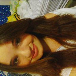 17 anos, ciumenta, bobas, curiosa u-u, amo namorado ♥ #chocolate, locona, e amoo meus amigos, @sintosuafalta__ @larimacielgomes etc...