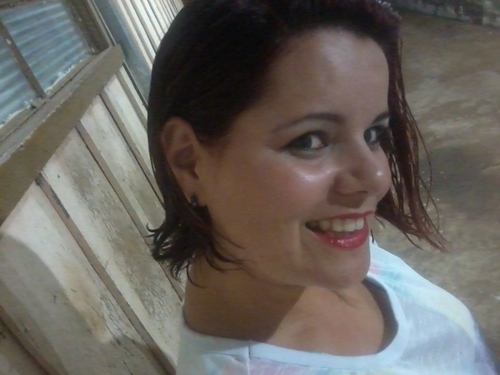 Franca, amiga e companheira, acredito que no amor vale td, mãe apaixonada e pronta pra erguer a cabeça sacudir a poeira e dar a volta por cima.