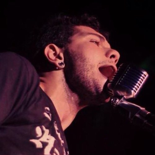 João é meu anjo da guarda, não tem asas mas tem uma voz encantadora e um talento imenso. Amo demais esse menino! Seguido por ele em 03/04/12! Criado: 02/04/12.