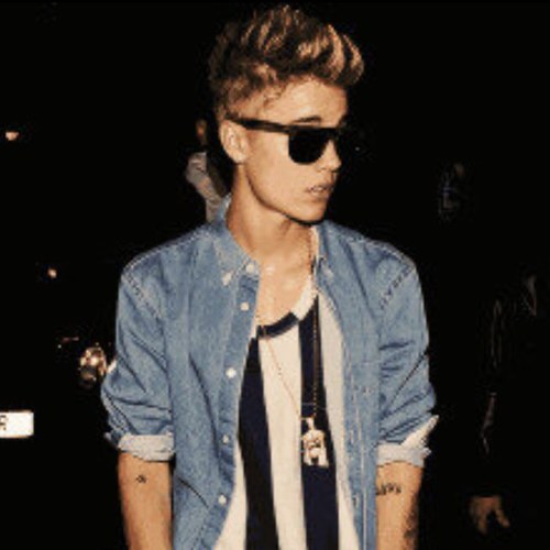 Justin bieber is my bitch, so i love him