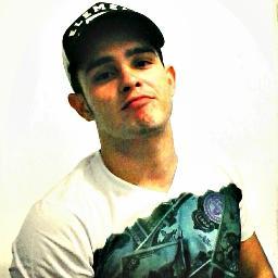 MBA Marketing/ Bacharel em Administração/ Tricolor carioca/ Swedish House Mafia/ Sertanejo Universitário/  FACE: https://t.co/YAAl1oqw