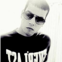 Estudante de Direito, aquariano, fotógrafo amador, mochileiro nato e meu lance é esporte ;) Meu e-mail: samuelrochabr@hotmail.com