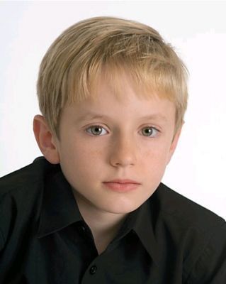 Nathan Gamble. Tacoma. 12 de Janeiro de 1998. Babel (2006). Young Artist Award (2007). Filho de Christie Gamble. Minha irmã Danielle Gamble. Sou ator.