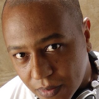 Dj de Drum and Bass & Jungle. Engenheiro de software.