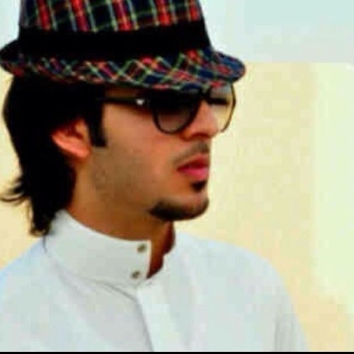 ﻟست بائسا ۈﻟا ﺑاكيا فِ كتاباتي ۈﻟا اريد ان يعود اﺣدهم ﻟي ﻟكني ﻓﻗط ، اﺣب ان اسطر اﺣاسيس اﻟواقع .. ♡̷!