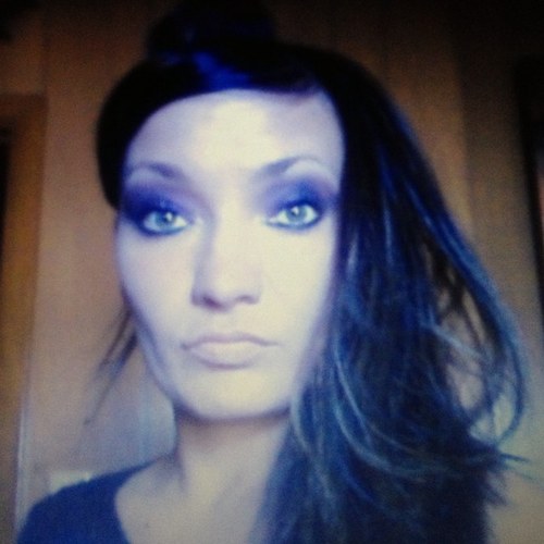 Mother of three lil girls!