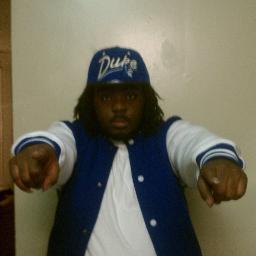 chill layd back type person who is focusin on his success...lifes a bitch so wife er' #TeamNoSleep #Teamdarkskin #TeamPaperChaser #ZannyLand #TeamSourHour #C9Cg