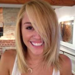 Hello,I'm Miley Cyrus. Follow me If you know me. MileyCyrus& RockMafia