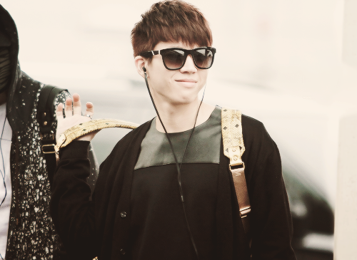 Ganteng. Sekian