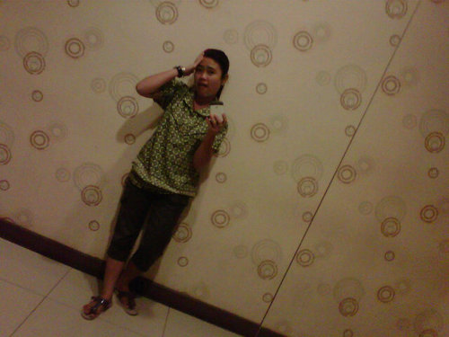 reanie_simpel's profile picture. Follow me,,,, pleace,,,, q pngen lbih,,, banyk teman,,,‎​.   =))                                                                            ☁(  \