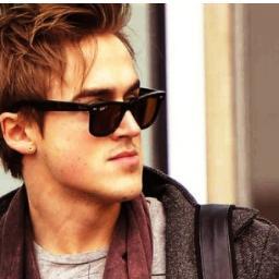 1 word: MCFLY ,5 letters:M-C-F-L-Y,4 guys : HARRY,DANNY,DOUGIE,TOM.THEY ARE MY LIFE  ♥