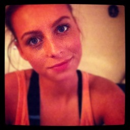 oliviagthon's profile picture. sykepleier og fanatisk katteelsker