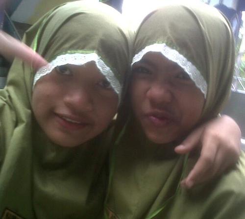 Kepo banget sih ! ;) :*