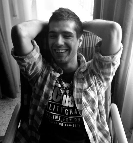 licor43conlima's profile picture. te daria un consejo que todavía no sabes,, el demonio sabe mas por viejo que por ser el rey de nuestros males :)