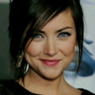 لم آرئ جميله إلا آسمهآ أثيٌـر ولم آرئ أثيٌـر إلا وقد كآنت جميله :$♥