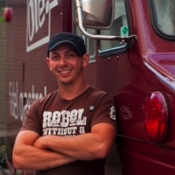 The unofficial poster boy of TO street food has arrived! 

RWAK airs on T+ E every Tuesday @10PM. 
@fidelgastros @TravelandEscape #rebelwithoutakitchen