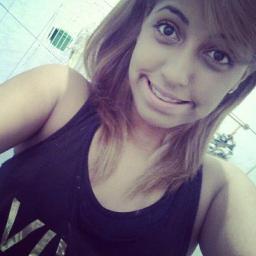 O que o tempo não apaga, a gente finge que esquece.  ' Instragam : kaahFerreira_y  ' ;*