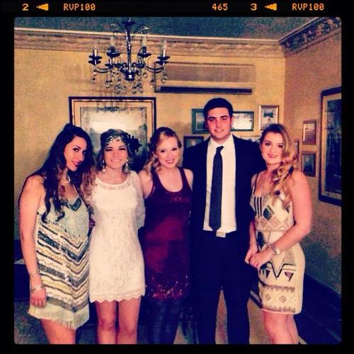 LivNewitt's profile picture. ☮