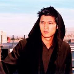 made in china, pero soy especial. Enamorado de sushi. Ah y bailo mejor que tu. #SPGleeFakes