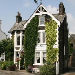 Rayrigg Villa GUEST HOUSE offers a really friendly welcome in Windermere, Cumbria, just 1 mile from Bowness-on-Windermere & the beautiful Lake WIndermere.