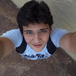 Se você erra e aprende com seu erro, você é feliz você tem tudo por que dinheiro e sucesso não compra tudo.