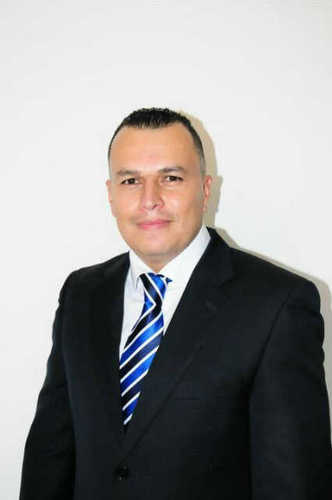 Mg. En Administración de empresas. Espec. Alta Gerencia.  Profesional en ciencias sociales.