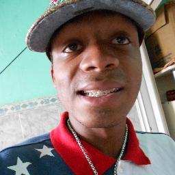 Prazer Henrique ,21 anos,Corinthiano sincero humilde,um pouco poeta, verdadeiro.
#FUTURO cantor e compositor de funk (yn) .#FÉ_EM_DEUS ♥ 
SIGODEVOLTA