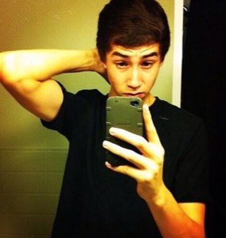 C0DDYYY's profile picture. Cody | 16 | Follow me on Instagram : C0DDYY | Boybelieber |