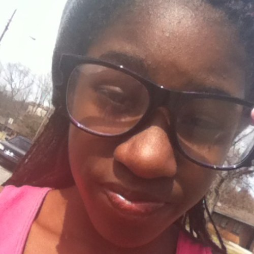 FOLLOW MY BESTFRIEND @theylovelexus_ ND MY SUSTAH @BitchUm_Keria nd dont forget to follow me bish hahahaha