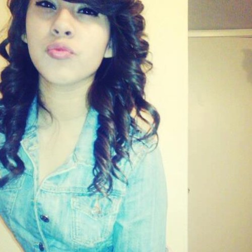 amberdelacruzz's profile picture. 