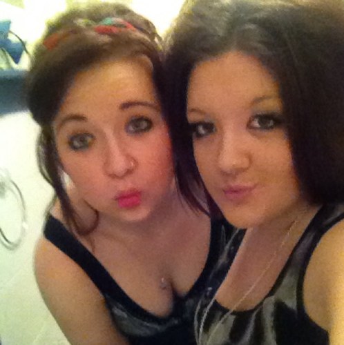 amy&katiee.  weloveamancalled;ollymurs. 'dreaming of a life that anybody else would die forrr'. wereluckyenoughtohavemethim! #mursarmy xo