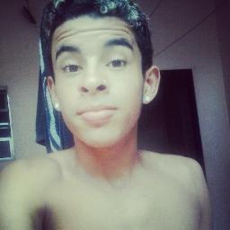 Quem Sabe Voçê Naum descobre :D face http://t.co/Bp38THuVED
