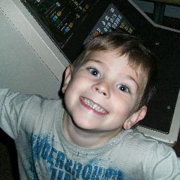 logiehutch's profile picture. 