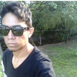 Por voce eu caminharia um milhâo de milhas  para estar em seus braços..