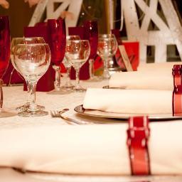 “POLITECNICA DI MILANO” sectia de   wedding design in 2009
 Renumitul MAURO ADAMI  afirma despre Laura : “ A crea vise e un dar,acesta necesita un limbaj care