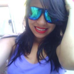 Você tem duas opções de vida, ou você vive à que agrada os outros, ou tem a que te faz feliz meu parceiro ;)