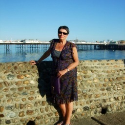 A mum who loves a bake and a gritty bit of CSI, sometimes at the same time ;)