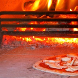 Fahrenheit 651, mobile wood fired pizza in the south west of England.