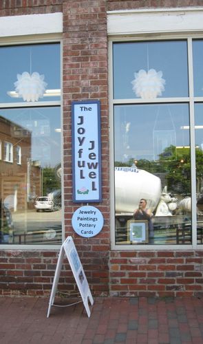 The Joyful Jewel, a community of artists & patrons, offers art from the heart from ~160 artists from Chatham & surrounding counties. (919)883-2775.