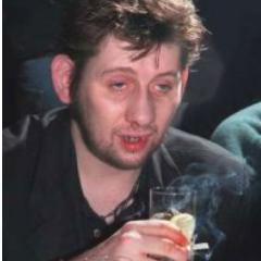 Naci en los 80 y me crie en los 90. No me juzgues muy duramente.