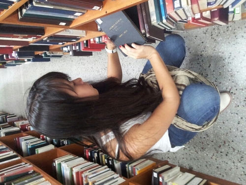 VictoriaBurgosA's profile picture. Proyentandome desde la psicologia, lectora de Freud y escucha de Arjona, aprendiz de bailarina de tango y convencida de que hay que decir la verdad aunque duela