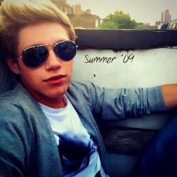 Todo o bem que o Niall nos faz é visível eles nos motiva a sonhar , a correr atrás dos nossos sonhos , a enfrentar as dificuldades até mesmo sem querer.