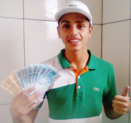 Silêncio & Trabalho!! 
http://t.co/01k3LdxgyI